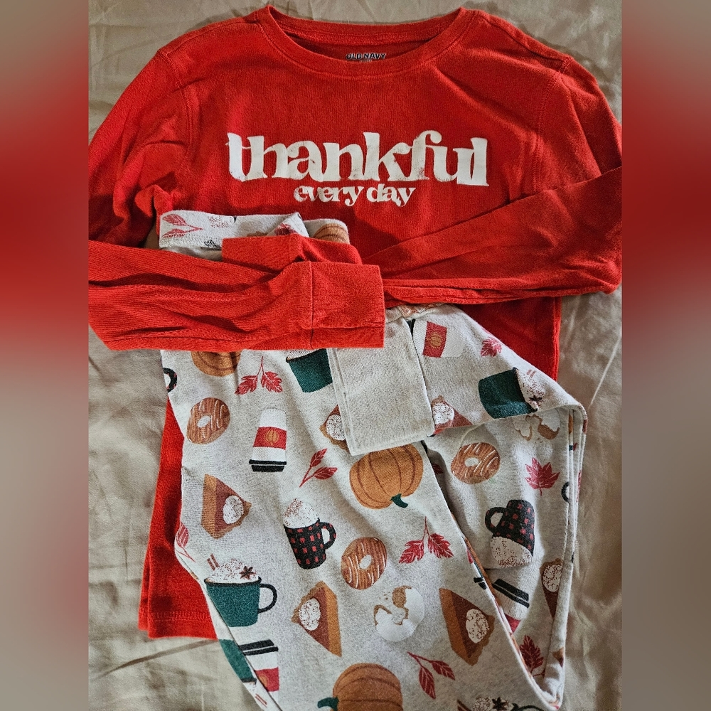 Old Navy Thanksgiving theme unisex pajamas size XL 12 snug